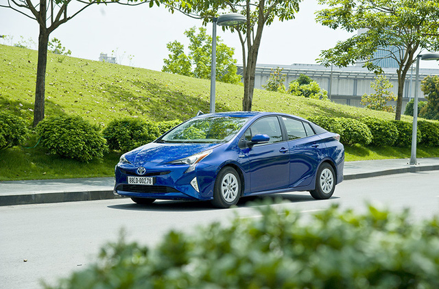 Toyota đặt cược vào công nghệ hybrid tại Việt Nam